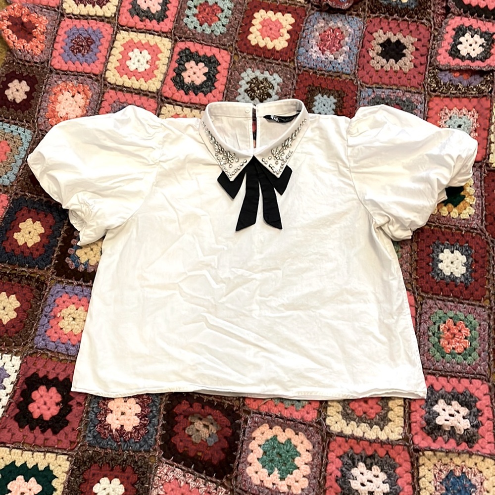 ZARA short puff sleeves rhinestone collar with bow tie